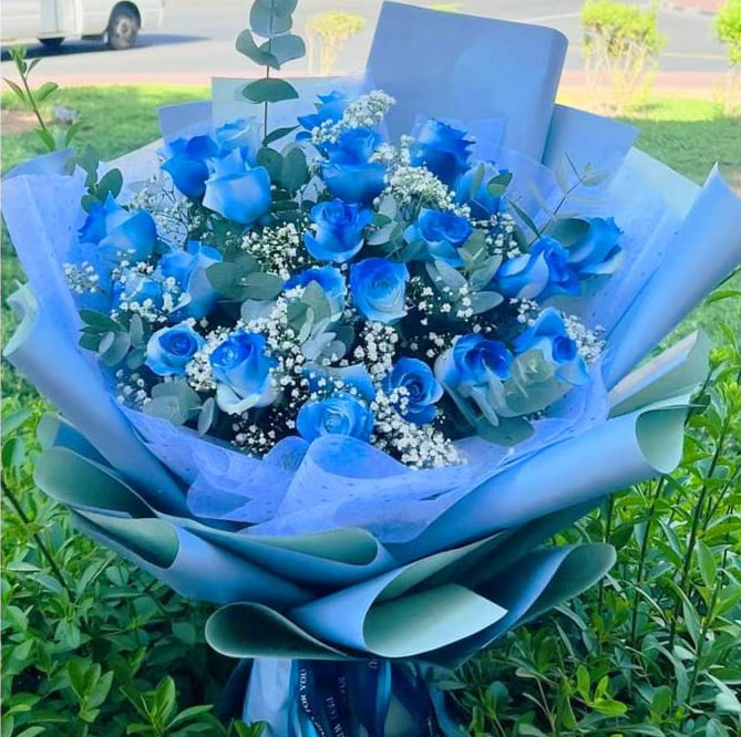 Beautiful Blue Roses Boquet