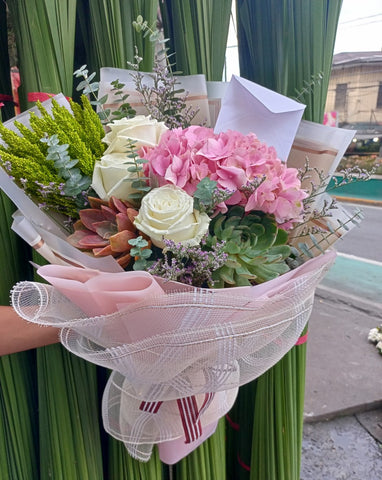 3 pcs White Ecuadorian Roses & Hydrangea BO – 07