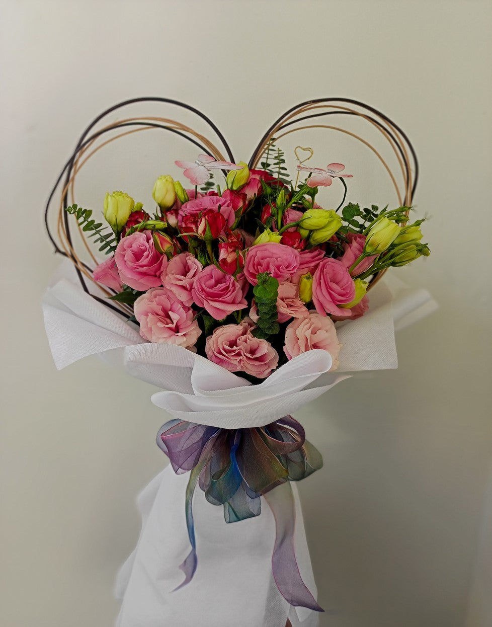 Lisianthus ( Paper roses ) Bouquet BO – 01