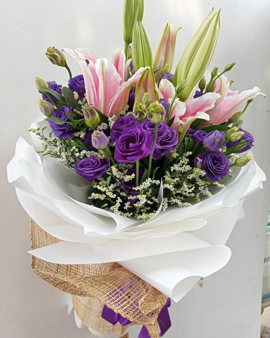 Lisianthus & 2 Stargazer Bouquet BO – 28