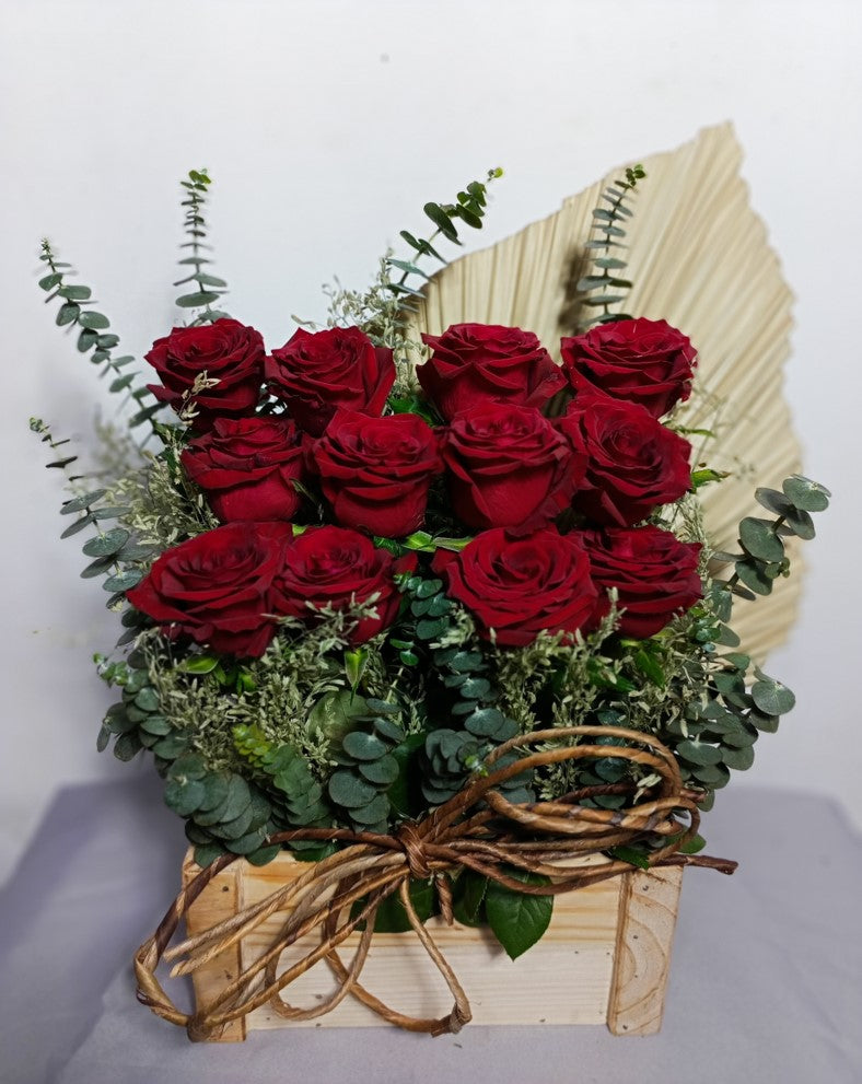 12 Stems Ecuadorian Rose in a wooden box CP – 57